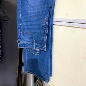 Wide-Leg Jeans